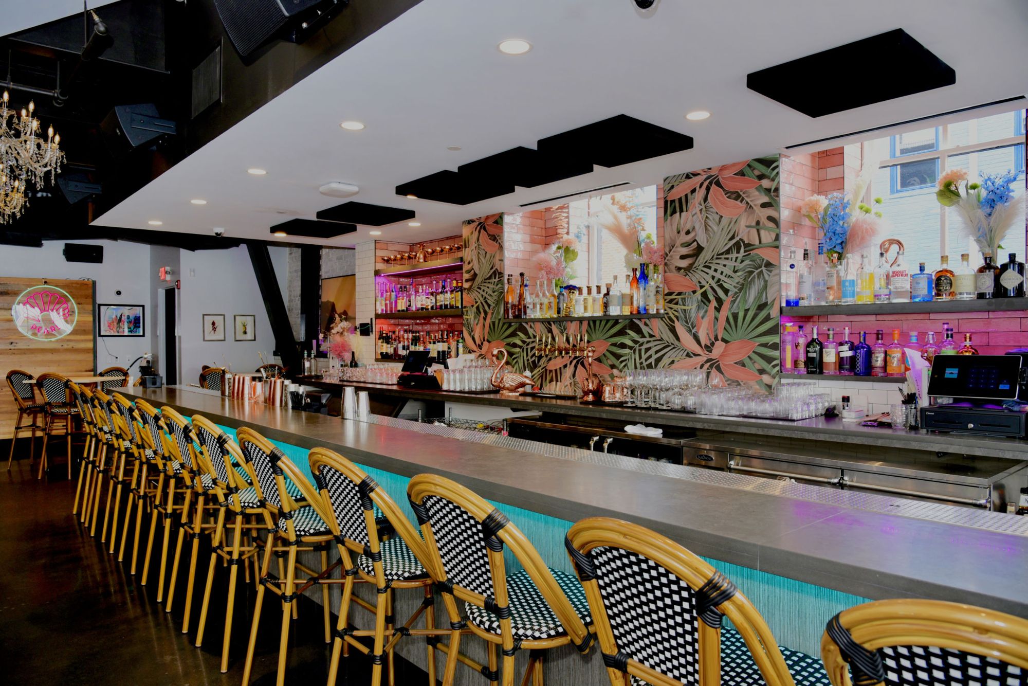 The bar at Pearl Restaurant