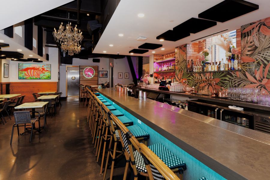 Pearl Restaurant dining and bar